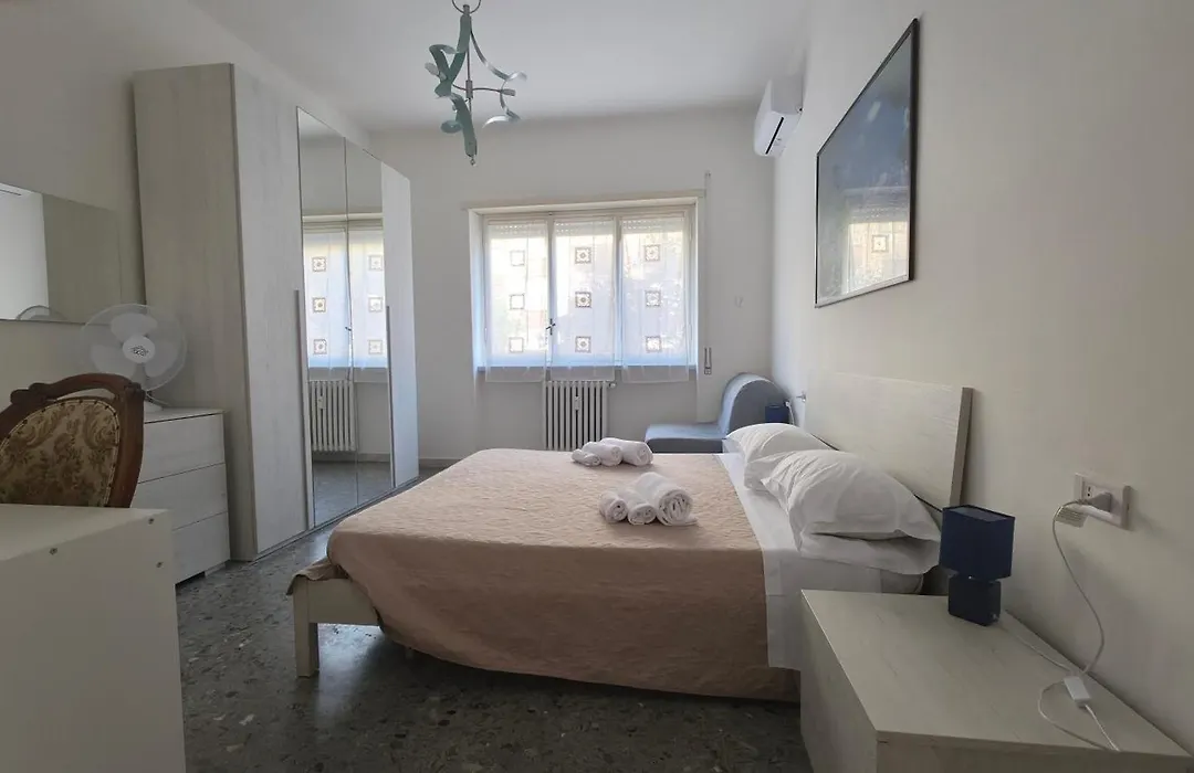 Gold Sunshine srls Guest House o Affittacamere-1