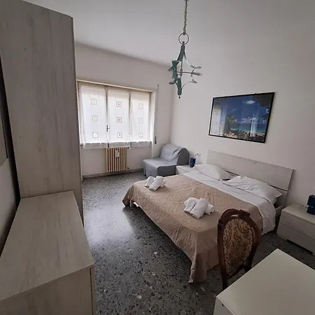 Gold Sunshine srls Guest House o Affittacamere-3